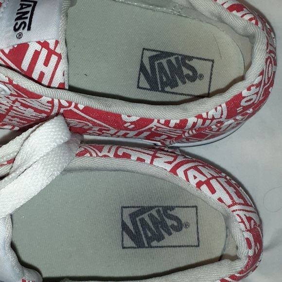 Vans Doheny White/Red OTW Repeat Shoe
Youth Sized - Picture 10 of 13